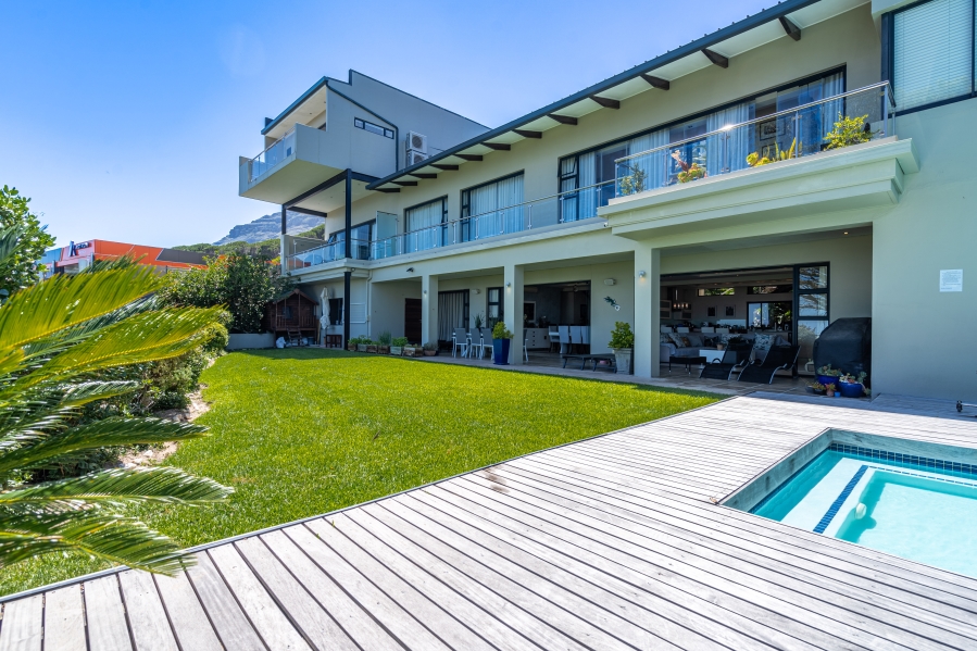 6 Bedroom Property for Sale in Camps Bay Western Cape